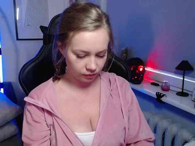 hollyBB webcam