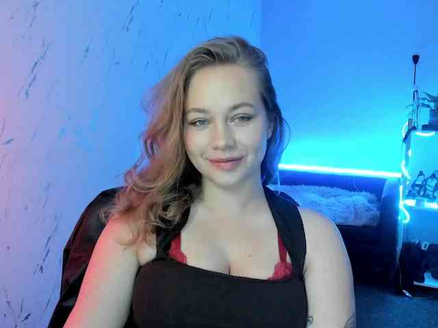 Model: hollyBB
