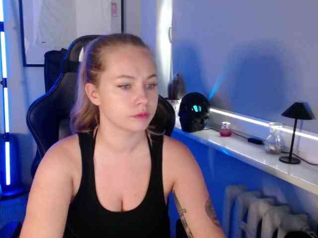 hollyBB webcam