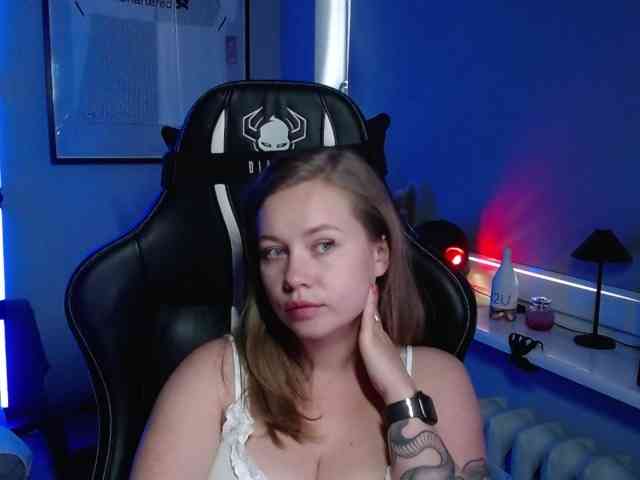 hollyBB webcam