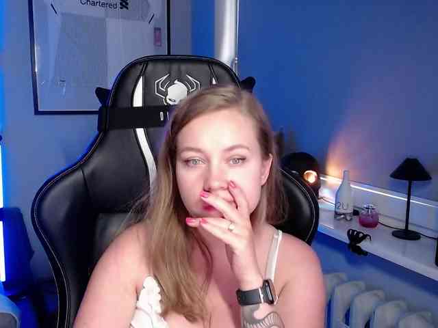 hollyBB webcam