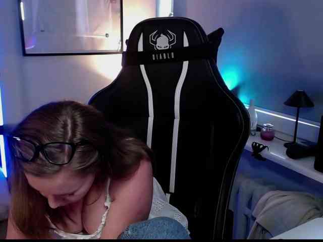 hollyBB webcam