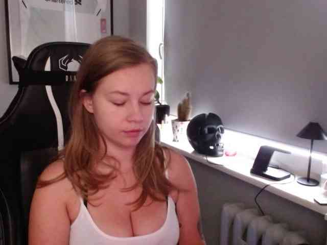 hollyBB webcam