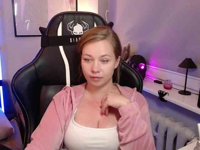 hollyBB webcam