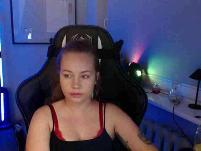 hollyBB webcam
