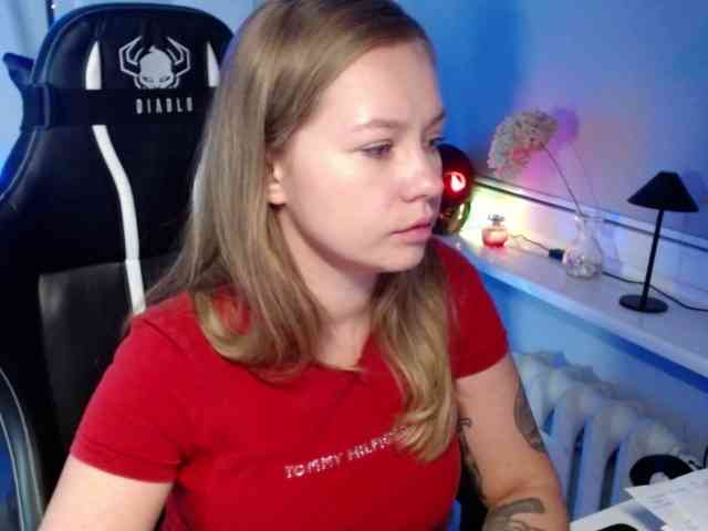 hollyBB webcam