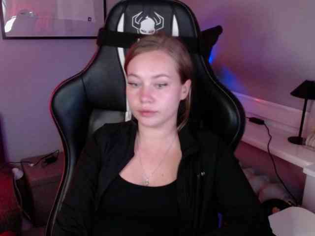 hollyBB webcam