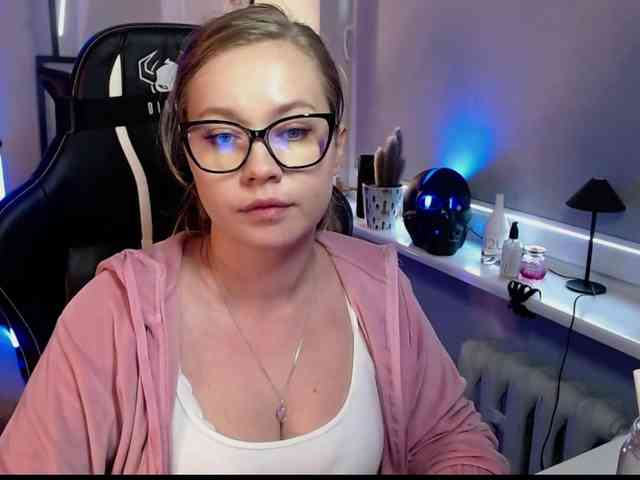 hollyBB webcam
