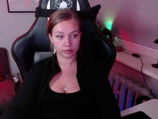 hollyBB webcam