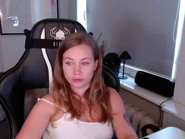 hollyBB webcam