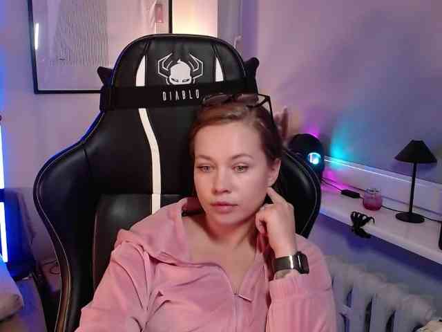 hollyBB webcam