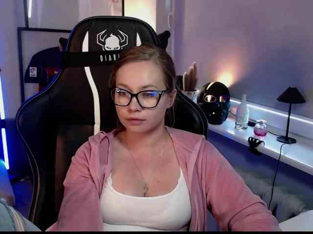 hollyBB webcam