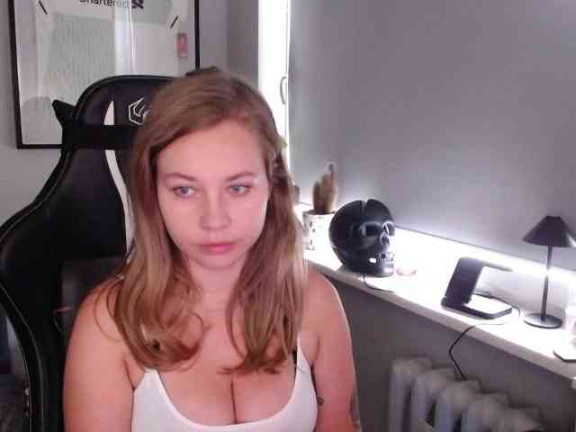 hollyBB webcam