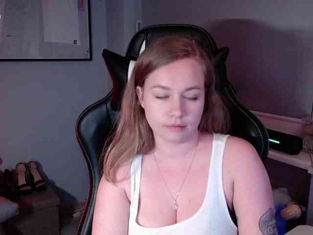 hollyBB webcam