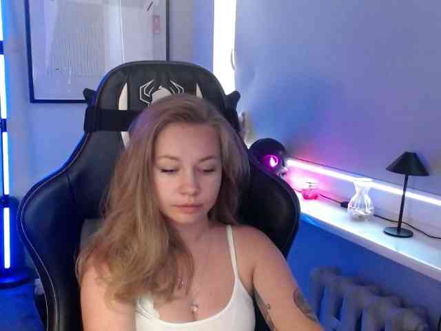 hollyBB webcam