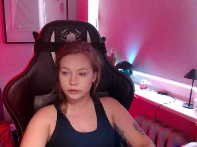 hollyBB webcam