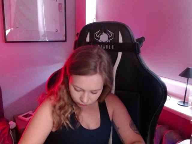 hollyBB webcam