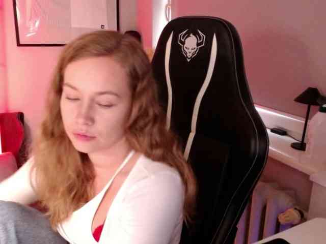 hollyBB webcam