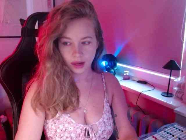 Model: hollyBB