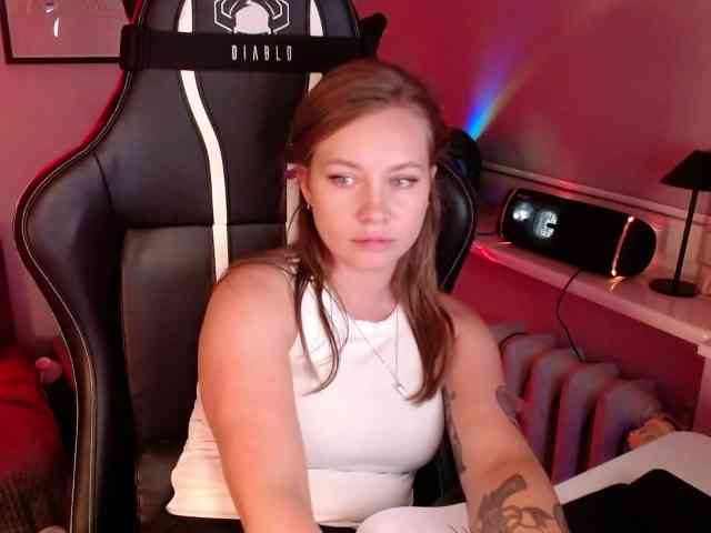 hollyBB webcam