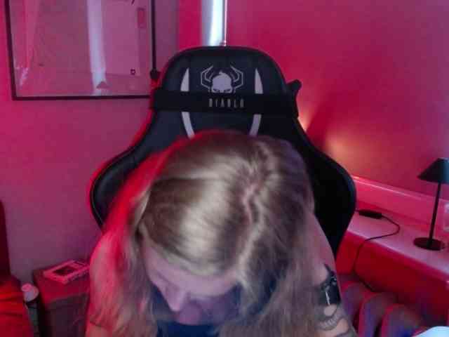 hollyBB webcam