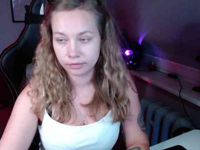 hollyBB webcam