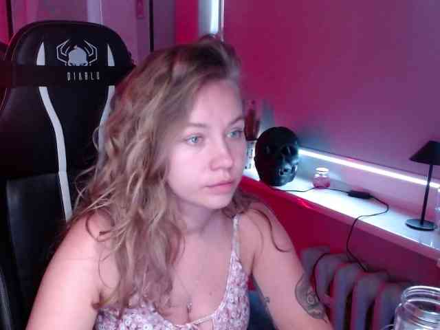 hollyBB webcam