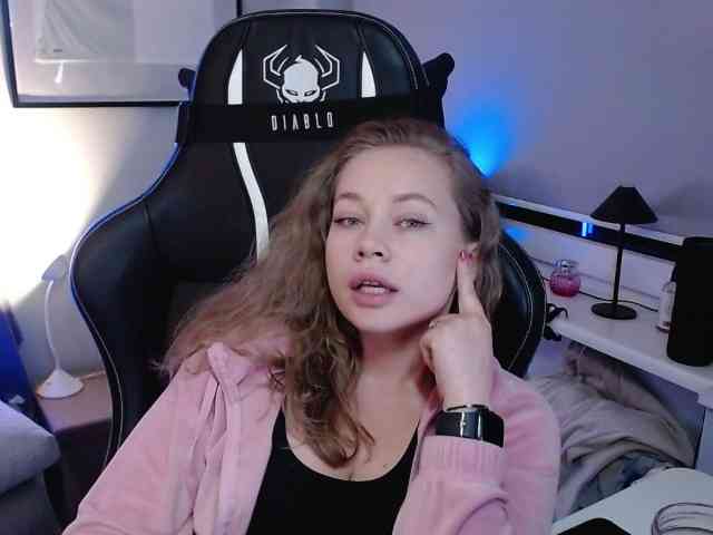 hollyBB webcam