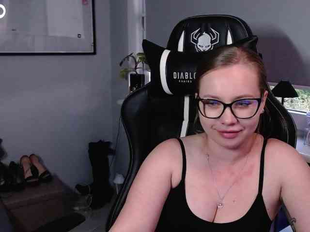 hollyBB webcam