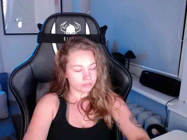 hollyBB webcam