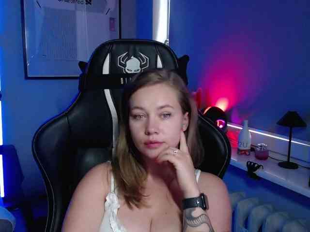 hollyBB webcam