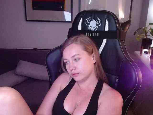 hollyBB webcam