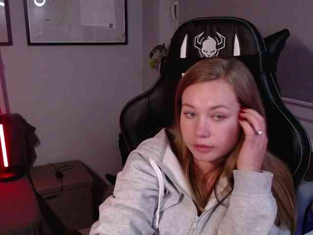hollyBB webcam