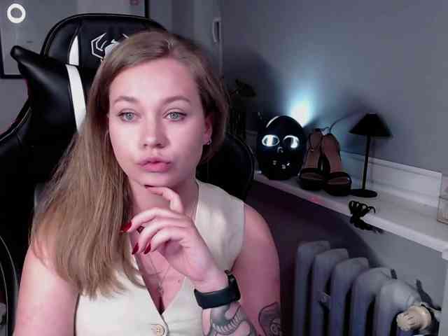 hollyBB hollyBB