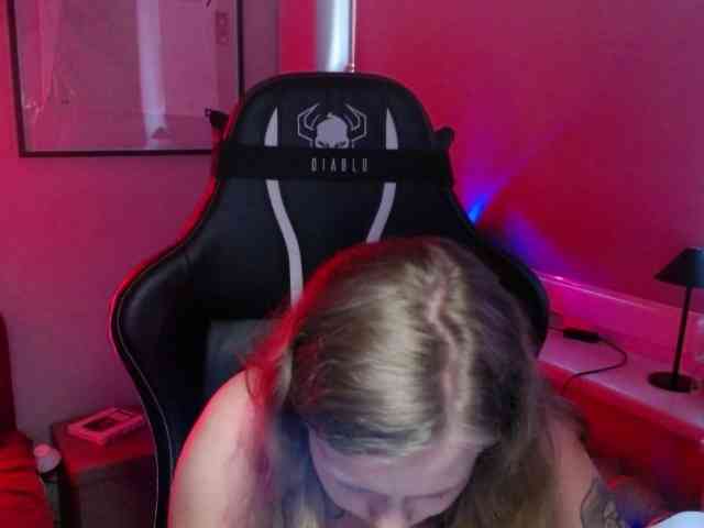 hollyBB webcam