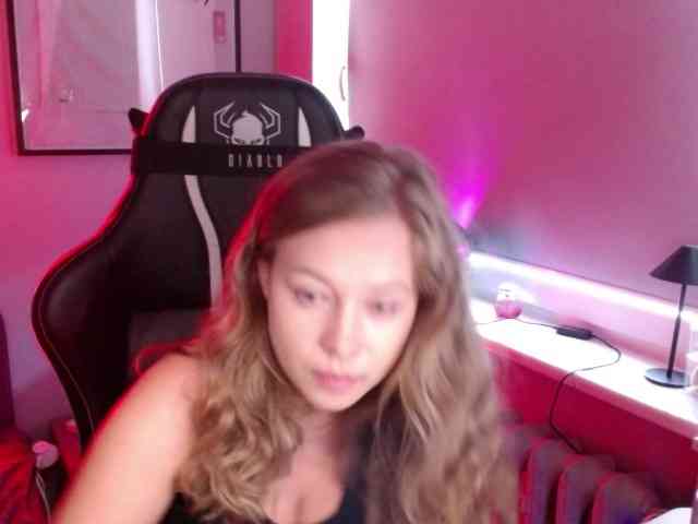 hollyBB webcam