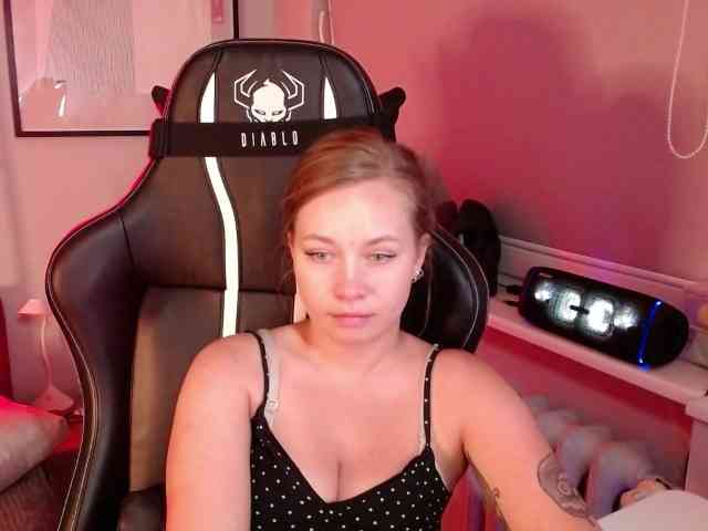 hollyBB webcam