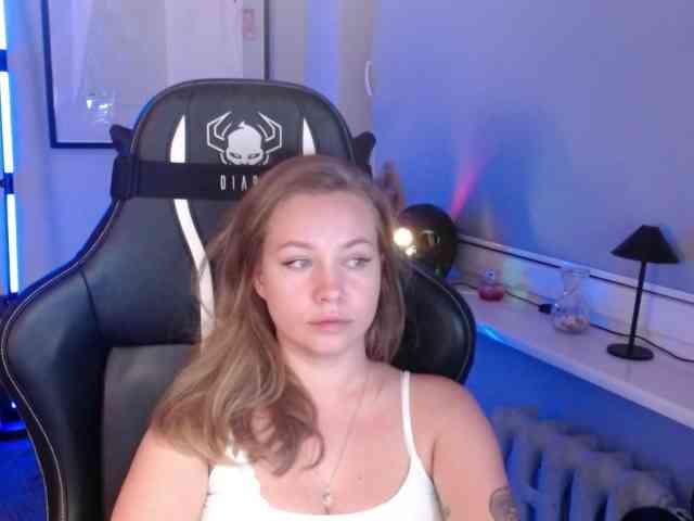 hollyBB webcam