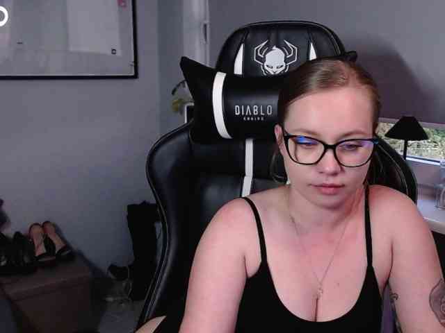 hollyBB webcam