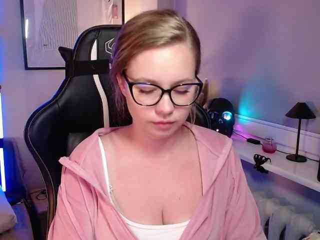 hollyBB webcam