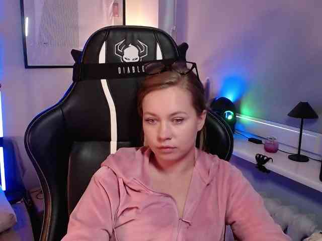 hollyBB webcam