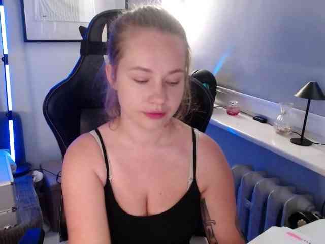 hollyBB webcam