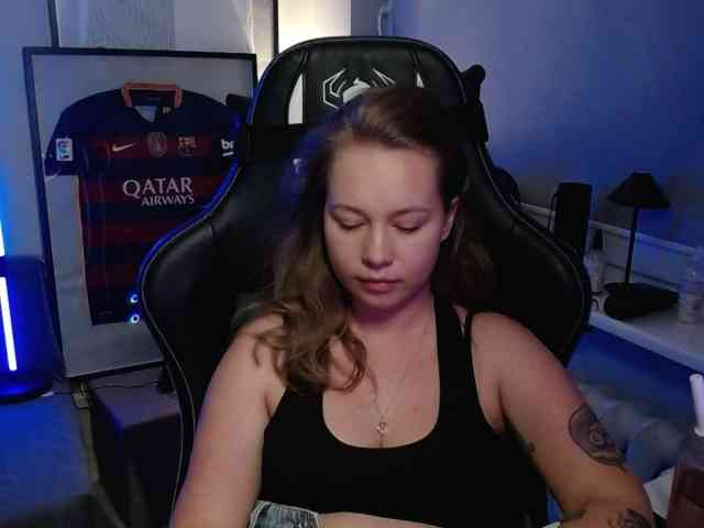 hollyBB webcam