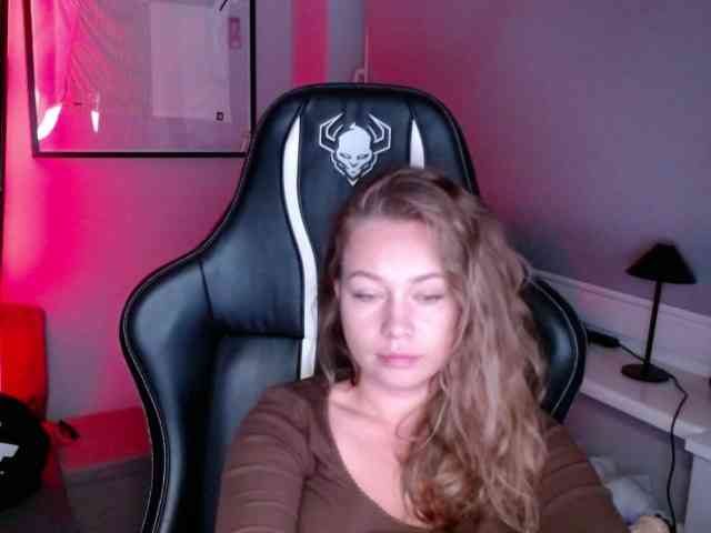 hollyBB webcam