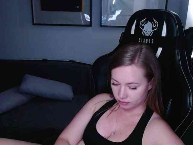 hollyBB webcam