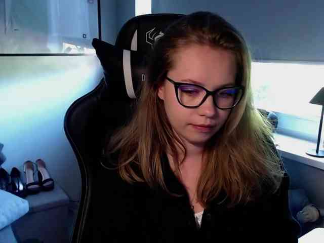 hollyBB webcam