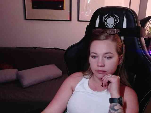 hollyBB Live Webcam on BongaCams
