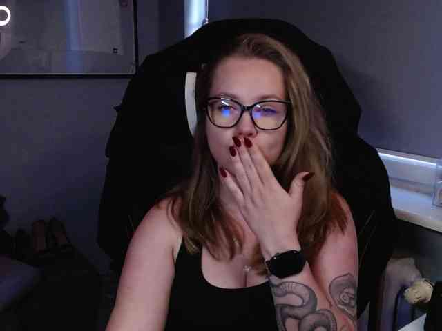 hollyBB webcam