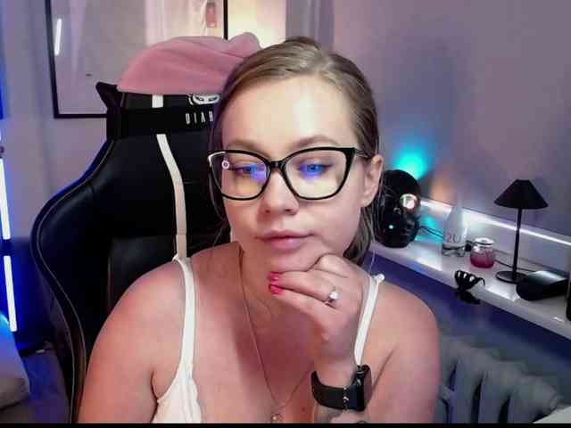 hollyBB webcam
