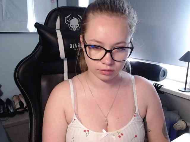 Model: hollyBB